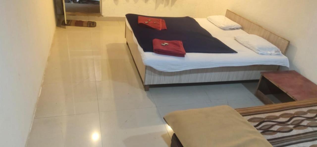 Hilltone Veg Non Veg Matheran Hotel Exterior photo