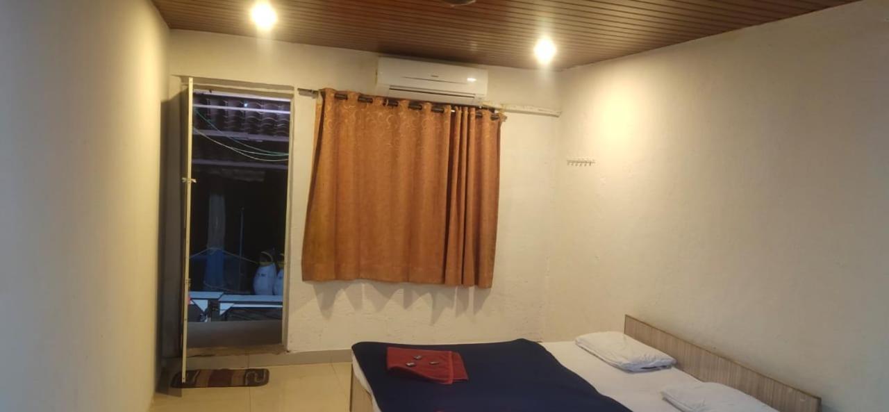 Hilltone Veg Non Veg Matheran Hotel Exterior photo