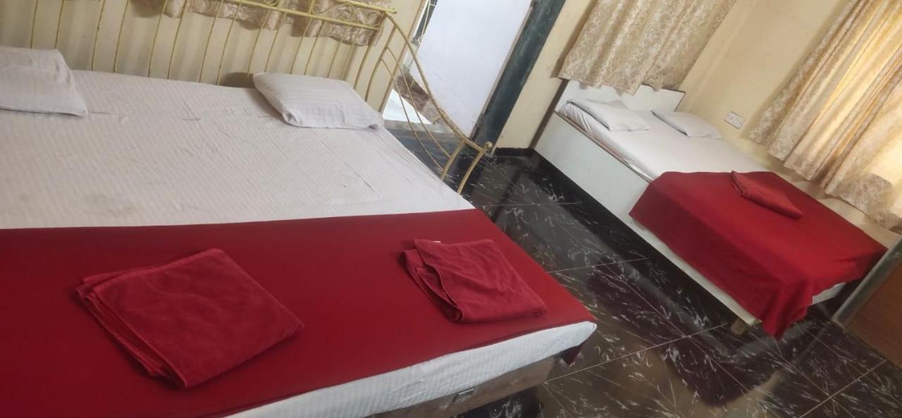 Hilltone Veg Non Veg Matheran Hotel Exterior photo