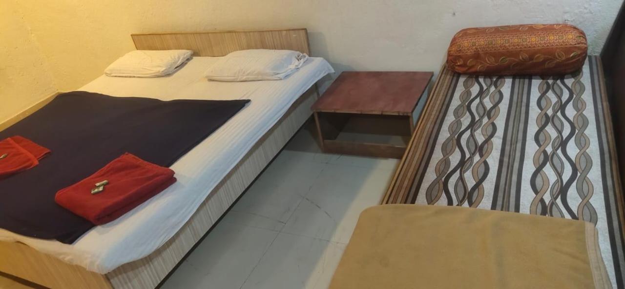 Hilltone Veg Non Veg Matheran Hotel Exterior photo