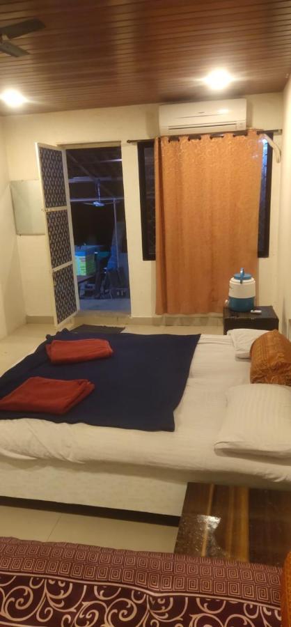 Hilltone Veg Non Veg Matheran Hotel Exterior photo