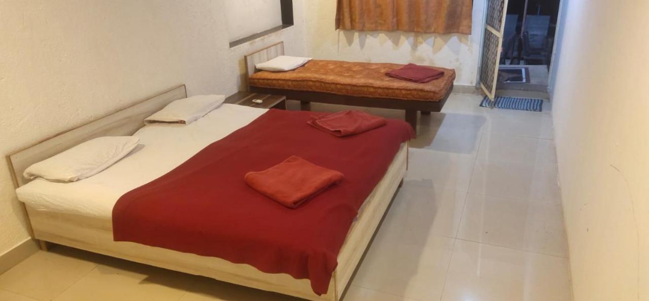 Hilltone Veg Non Veg Matheran Hotel Exterior photo